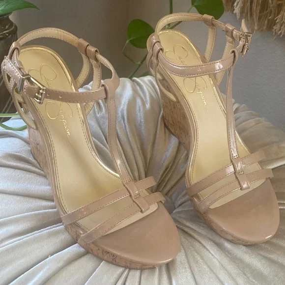 ๐ Jessica Simpson platform gorgeous Beige sandals 8 Never used ๐ - Picture 1 of 10